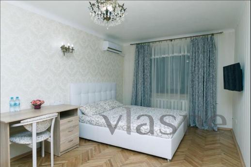 Cozy studio apartment in the center of Kiev. Next set of ins