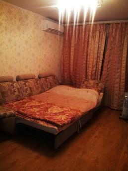 Cozy apartment, FREE !!! WI-FI, Saratov - apartment by the day