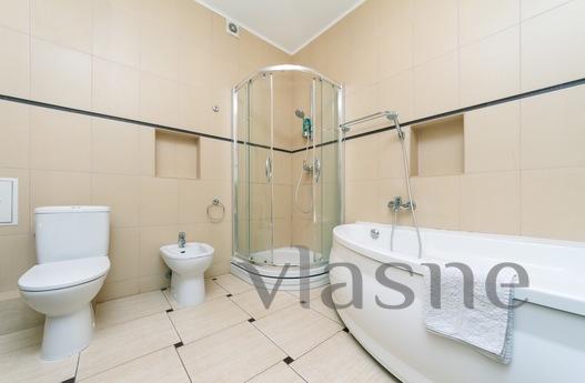 Apartment in a quiet location in a noisy, Kyiv - apartment by the day