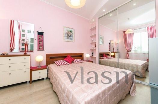 3 bedroom apartment in the city center., Kyiv - apartment by the day