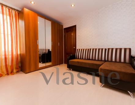 For rent a luxury 3-bedroom apartment with premium in the ce