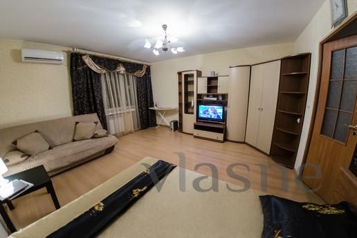 On the day rent studio apartment with a contemporary Europea