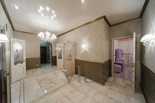 Three bedroom apartment, Komsomolskaya, Orenburg - apartment by the day