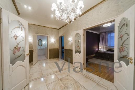 Three bedroom apartment, Komsomolskaya, Orenburg - apartment by the day