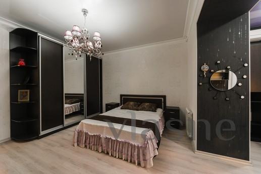 Three bedroom apartment, Komsomolskaya, Orenburg - apartment by the day