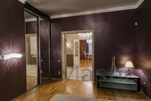 Three bedroom apartment, Komsomolskaya, Orenburg - apartment by the day