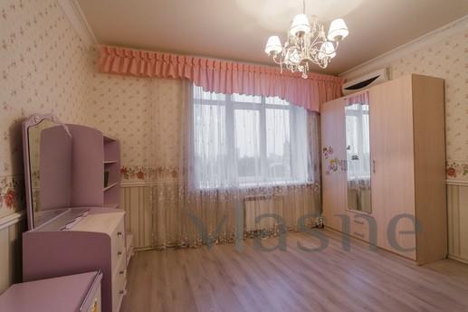 Three bedroom apartment, Komsomolskaya, Orenburg - apartment by the day