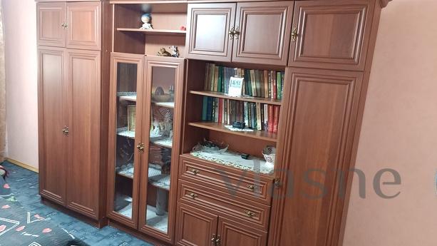 Здаю однокімнатну квартиру подобово біля метро 