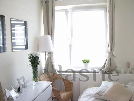 Surprisingly bright apartment, Moscow - apartment by the day