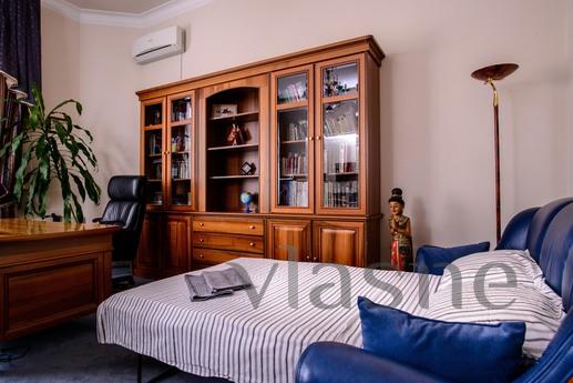 Daily Kutuzov Avenue, 18, Moscow - apartment by the day