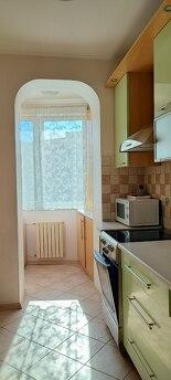 Quiet apartment in Odessa, Odessa - apartment by the day