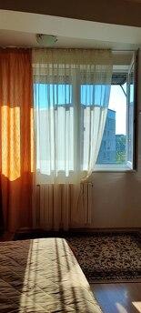 Quiet apartment in Odessa, Odessa - apartment by the day