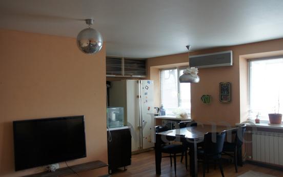 3-bedroom apartment per night, Volgograd - apartment by the day