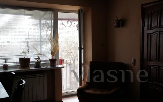 3-bedroom apartment per night, Volgograd - apartment by the day