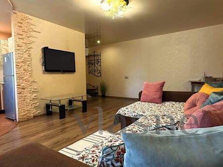 Daily rent 2-room semi-lux Ukrainian, Lahti, Zaporizhzhia - apartment by the day