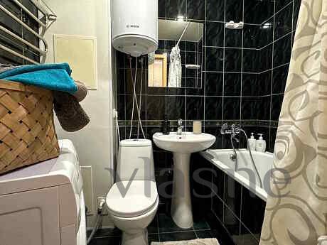 2 room Junior Suite on the street. Matrosova 25a, Zaporizhzhia - apartment by the day