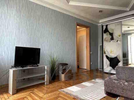 2 room Junior Suite on the street. Matrosova 25a, Zaporizhzhia - apartment by the day