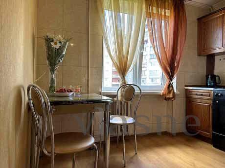 2 room Junior Suite on the street. Matrosova 25a, Zaporizhzhia - apartment by the day