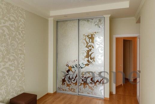 2 rooms. Lux near the port of Zaporizhzhya square, Zaporizhzhia - apartment by the day