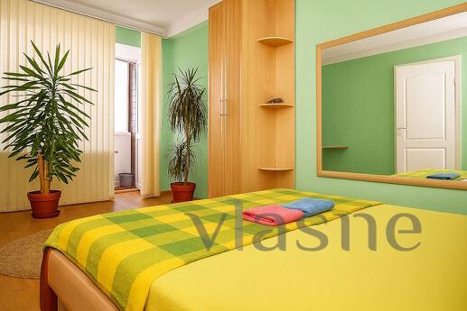 Daily rent 2-room semi-luxury at the Small Market, Zaporizhzhia - apartment by the day