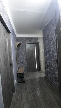 Rent 2 rooms. Daily rent in the Vokzalov area, Kamenskoe (Dniprodzerzhynsk) - apartment by the day