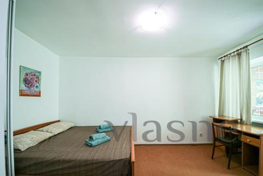 Rent 2k apartment in Pecherska metro station, Kyiv - apartment by the day