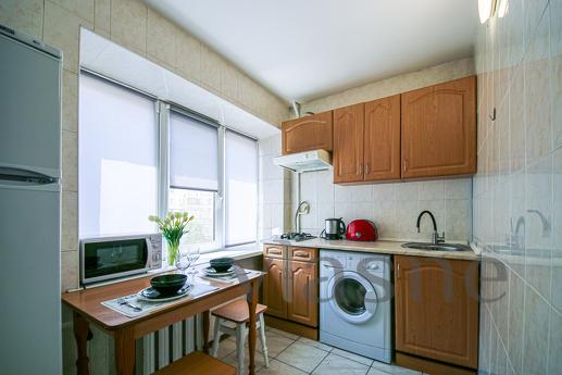 Rent 2k apartment in Pecherska metro station, Kyiv - apartment by the day