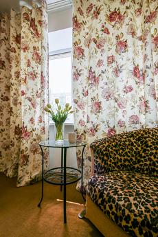 Rent 2k apartment in Pecherska metro station, Kyiv - apartment by the day