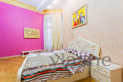 Rent podobovo 4k apartment, Kyiv - apartment by the day