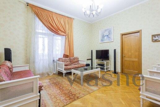 Rent podobovo 4k apartment, Kyiv - apartment by the day