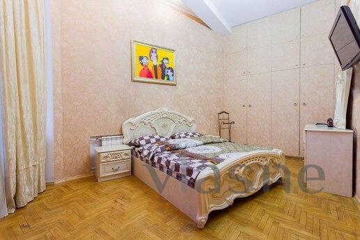 Rent podobovo 4k apartment, Kyiv - apartment by the day