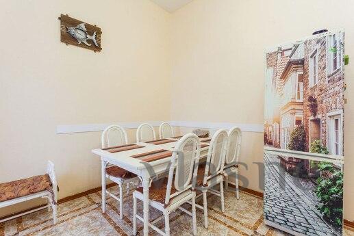 Rent podobovo 4k apartment, Kyiv - apartment by the day