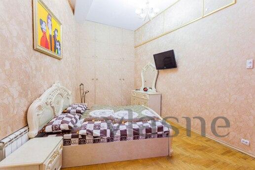 Rent podobovo 4k apartment, Kyiv - apartment by the day