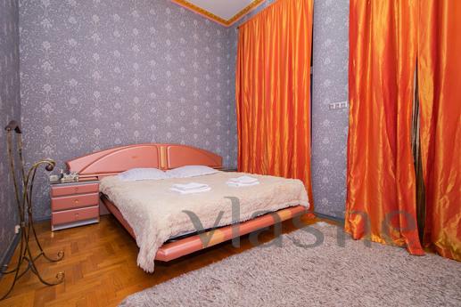 Rent podobovo 4k apartment, Kyiv - apartment by the day