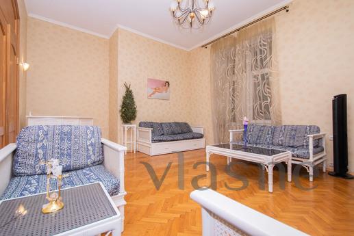 Rent podobovo 4k apartment, Kyiv - apartment by the day
