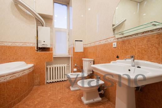 Rent podobovo 4k apartment, Kyiv - apartment by the day