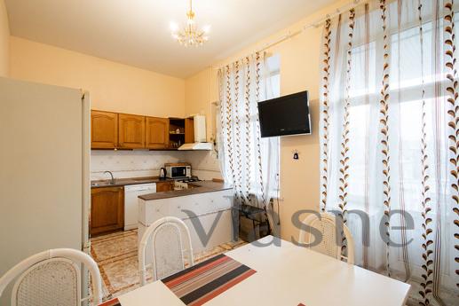 Rent podobovo 4k apartment, Kyiv - apartment by the day