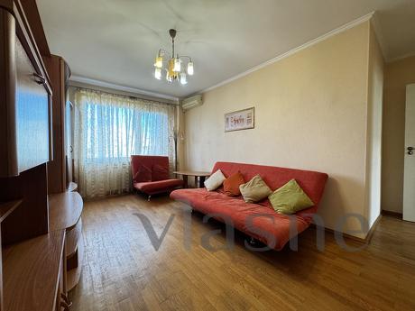 Rent 2k apartment from Pechersk metro station, Kyiv - apartment by the day