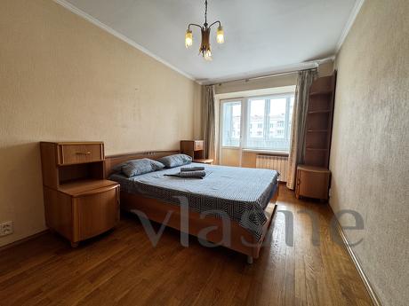 Rent 2k apartment from Pechersk metro station, Kyiv - apartment by the day