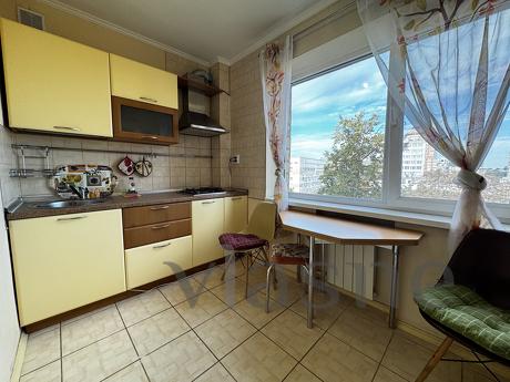 Rent 2k apartment from Pechersk metro station, Kyiv - apartment by the day