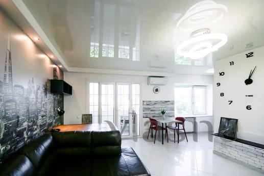 Pobodova rent 2k apartment, Kyiv - apartment by the day