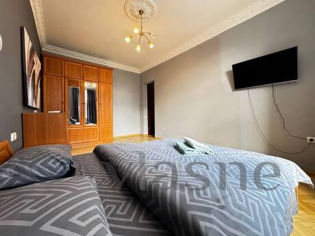 Rent a 3k apartment near the center of the capital, Kyiv - apartment by the day