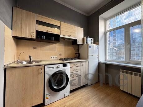 Rent a 3k apartment near the center of the capital, Kyiv - apartment by the day