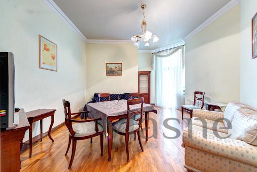 Podobova rent 3k apartment, Kyiv - apartment by the day
