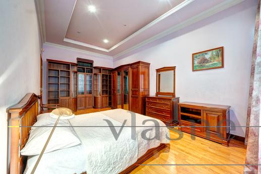 Podobova rent 3k apartment, Kyiv - apartment by the day