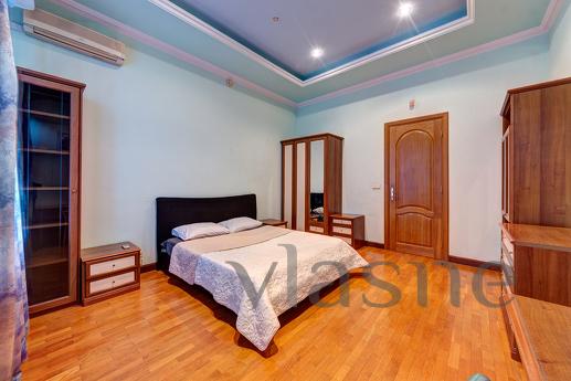 Podobova rent 3k apartment, Kyiv - apartment by the day