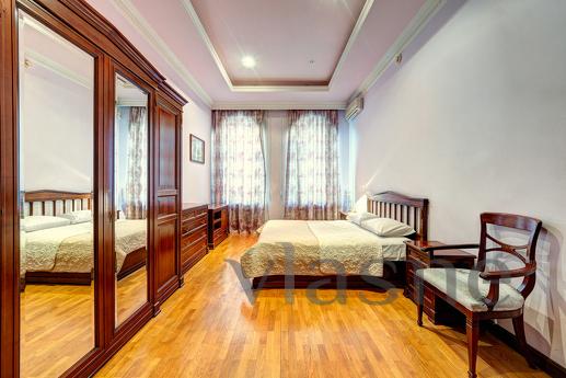 Podobova rent 3k apartment, Kyiv - apartment by the day