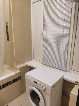 Rent a 3-room apartment in Teatralna metro station, Kyiv - apartment by the day