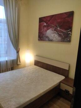 Rent a 3-room apartment in Teatralna metro station, Kyiv - apartment by the day