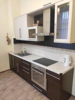 Rent a 3-room apartment in Teatralna metro station, Kyiv - apartment by the day